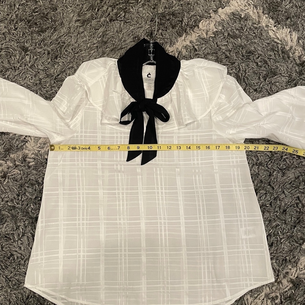 Cupio White Blouse With Black Bow Size Small - Picture 7 of 8